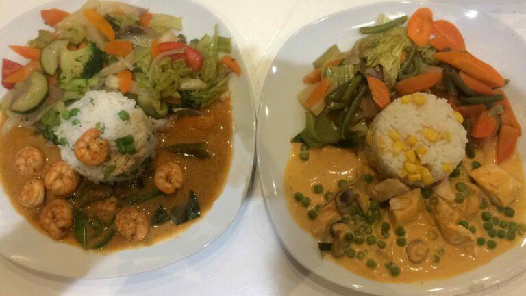 Thais eten -Khao Pad kip scampi